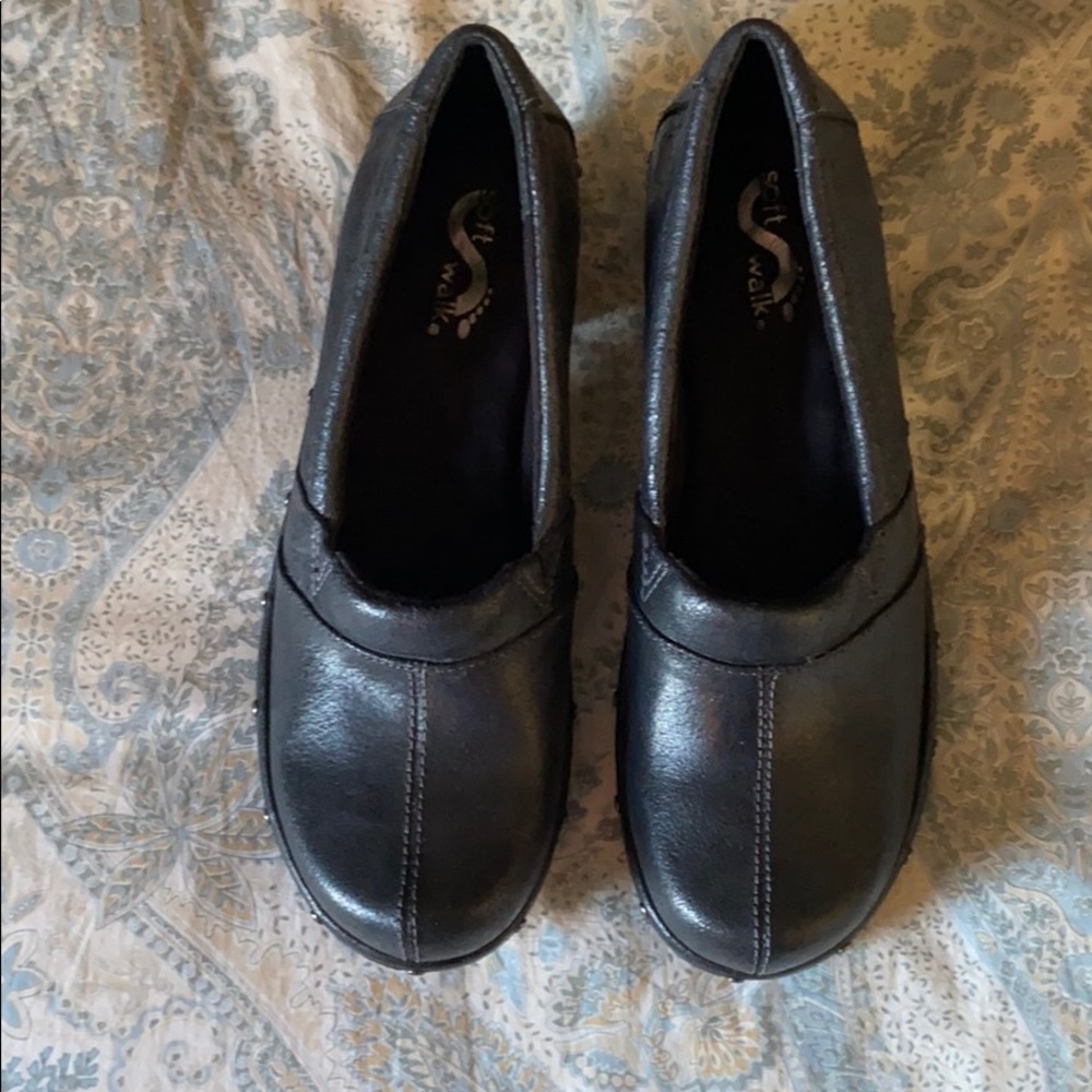 Shoes - Picture 3 of 3